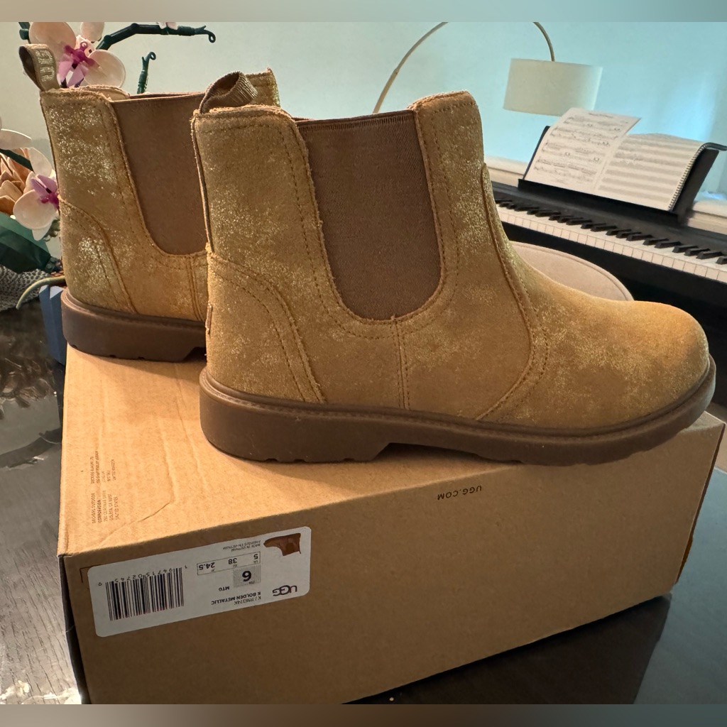 New! Ugg K Bolden Metallic Tan Boots